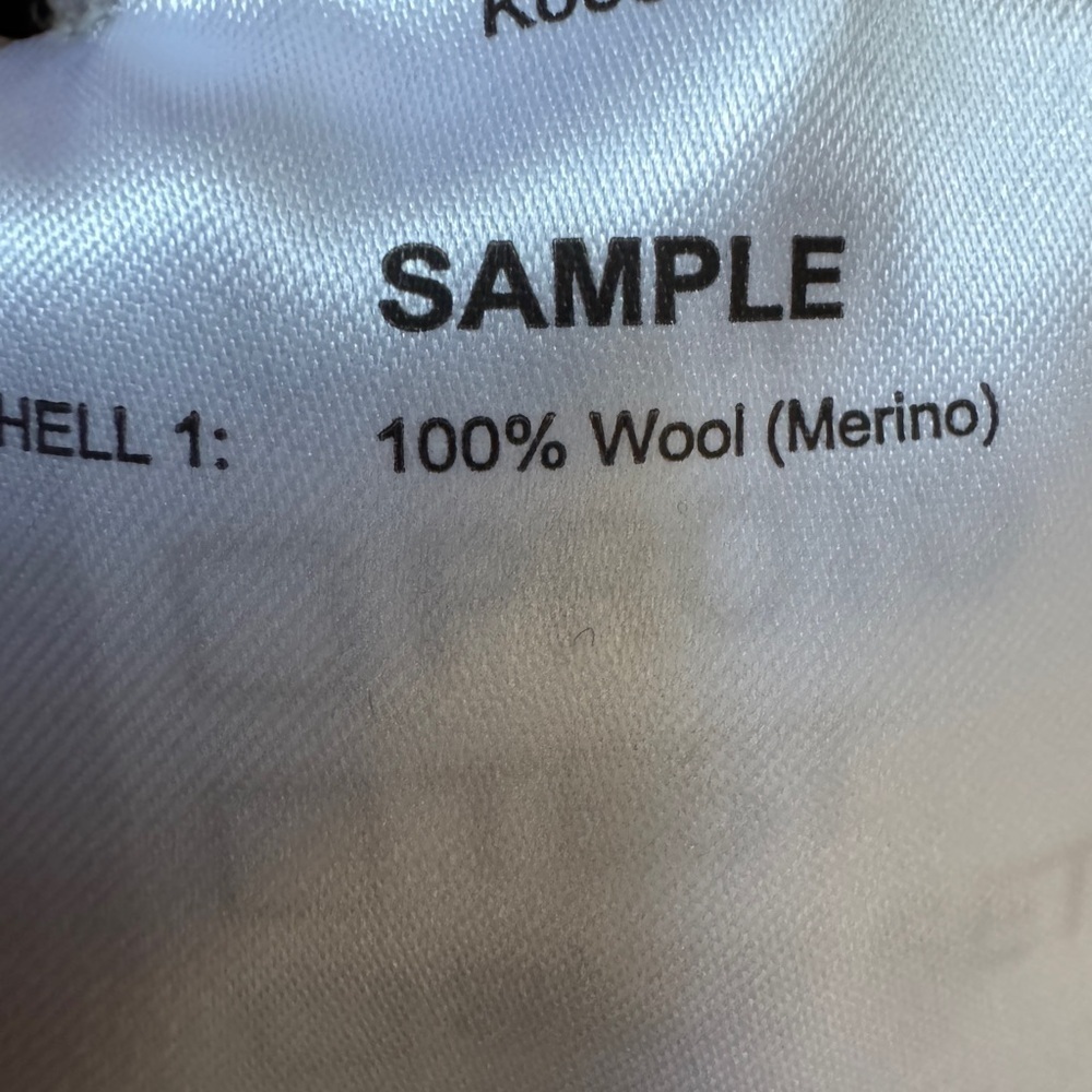 KJUS 100% Merino Wool Ski Sweater – Red/Black – Size 36/S (Sample) - Picture 8 of 8